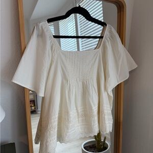 Universal Threads NWT Women's Cream Peasant Blouse with Square Neck